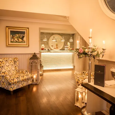 Отель Connemara Sands &