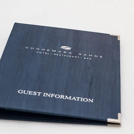 Connemara Sands & Отель Балликоннили