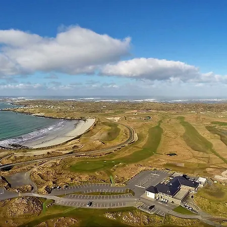 Отель Connemara Sands & 4*