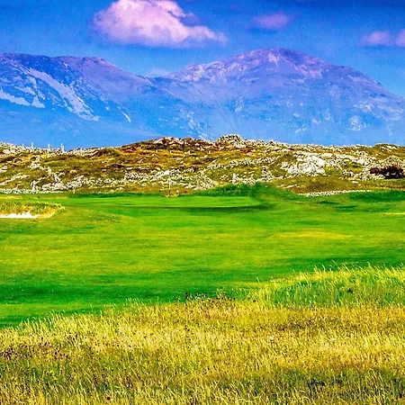 Отель Connemara Sands & Балликоннили