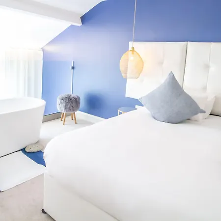 Отель Connemara Sands &