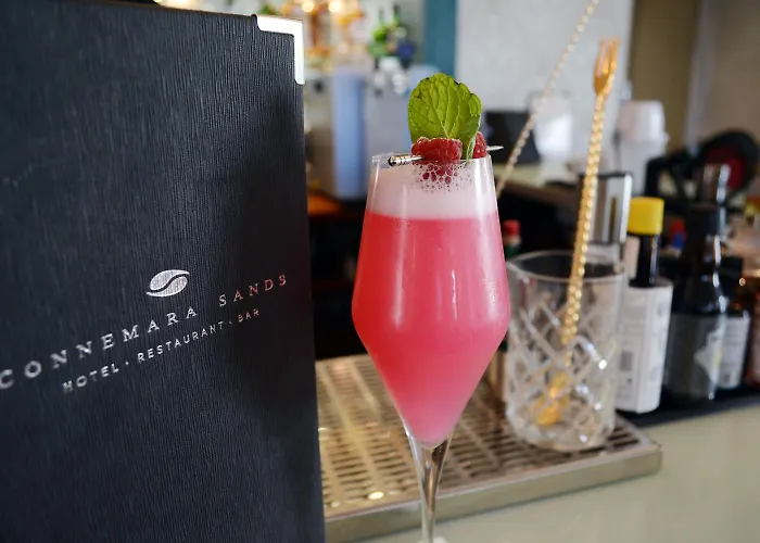 Connemara Sands & Отель Балликоннили