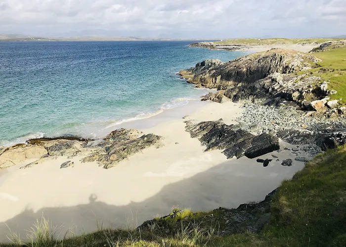 Connemara Sands & Отель Балликоннили